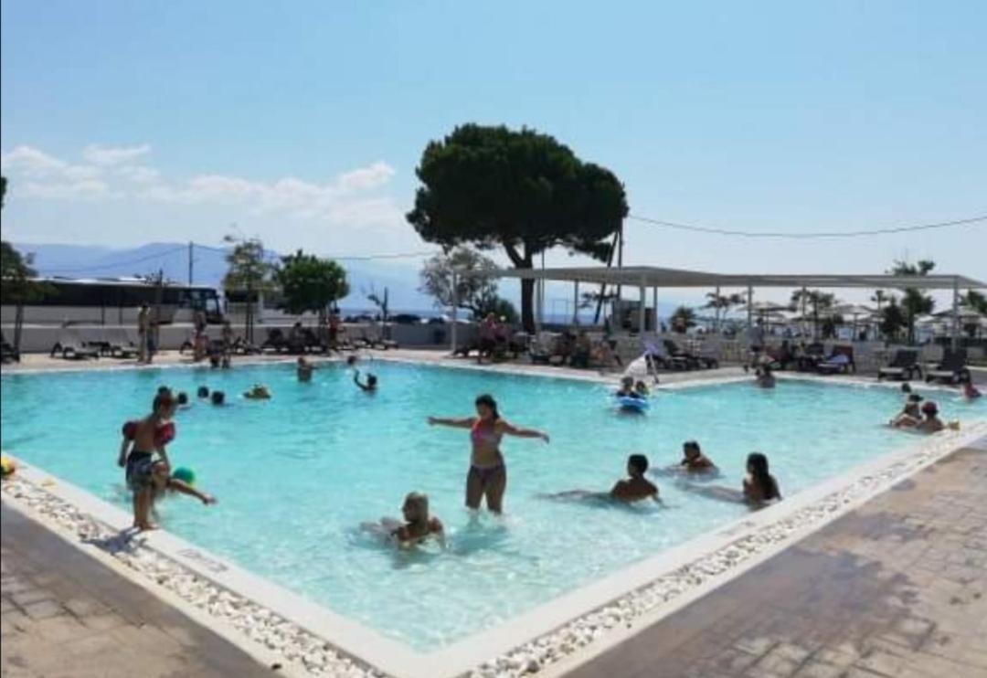 Buka Sandy Beach Мессиния Экстерьер фото