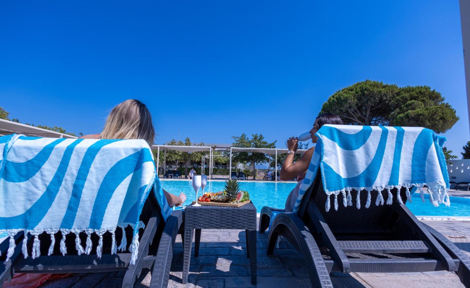 Buka Sandy Beach Мессиния Экстерьер фото